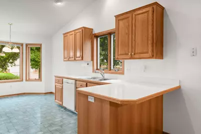 1284 Quincy Circle, Shakopee, MN 55379 - Photo 26
