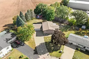 302 Jennifer Ln, Jordan, MN 55352 - Photo 2