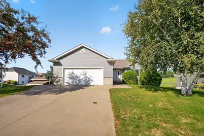 810 7th Avenue SW, Pine Island, MN 55963 - Photo 2