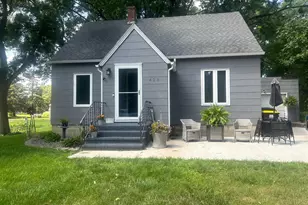 423 10th St S, Mountain Lake, MN 56159 - Photo 1