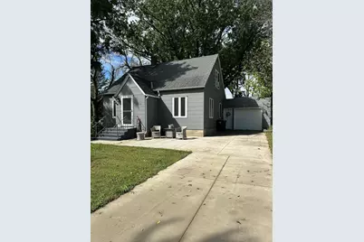 423 10th Street S, Mountain Lake, MN 56159 - Photo 2