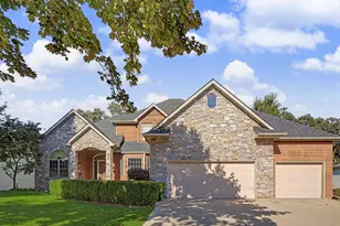3107 Darcy Dr NE, Rochester, MN 55906 - Photo 2