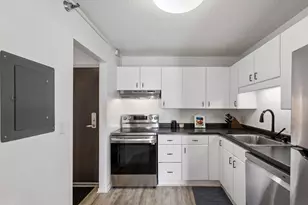 78 10th St E, Saint Paul, MN 55101 - Photo 8