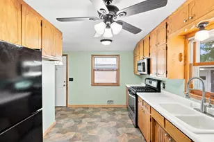 1045 Keefe St, Eagan, MN 55121 - Photo 8