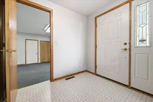5758 Heather Ridge Dr, Shoreview, MN 55126 - Photo 4