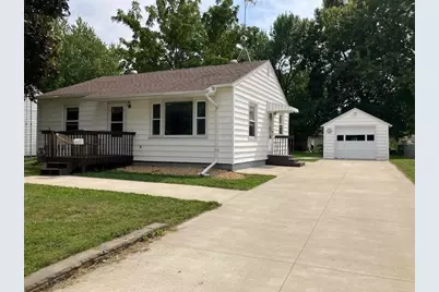 614 9th Avenue SE, Waseca, MN 56093 - Photo 2