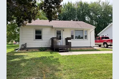 614 9th Avenue SE, Waseca, MN 56093 - Photo 1