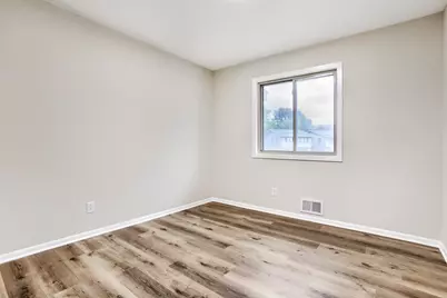 4205 Shirlee Lane N, Shoreview, MN 55126 - Photo 8