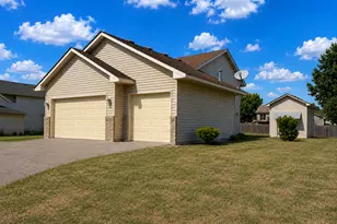 477 Shannon Dr, Big Lake, MN 55309 - Photo 2