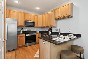 594 Sutherland Dr, Woodbury, MN 55129 - Photo 12