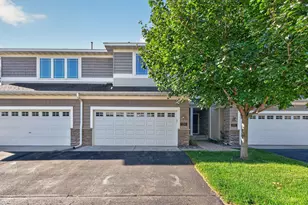 594 Sutherland Dr, Woodbury, MN 55129 - Photo 1