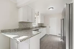 2795 Farrington St, Roseville, MN 55113 - Photo 8
