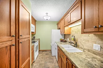 111 Morningside Drive NE, Hutchinson, MN 55350 - Photo 6