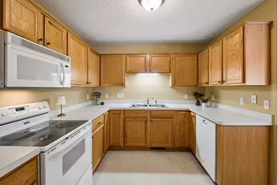 7929 Barrymore Lane, Woodbury, MN 55125 - Photo 10