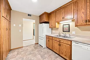 105 3rd St N, Moorhead, MN 56560 - Photo 8