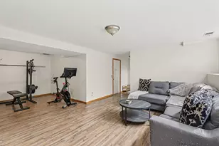2405 Urbandale Ln N, Plymouth, MN 55447 - Photo 16