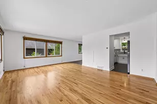 1370 Valleyview Rd, Chaska, MN 55318 - Photo 10