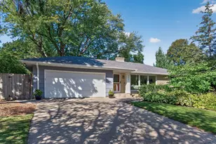 2451 Sheldon St, Roseville, MN 55113 - Photo 2