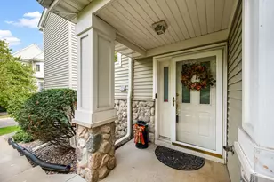 758 Fairfield Cir, Minnetonka, MN 55305 - Photo 2