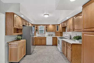 5617 4th Street NE, Fridley, MN 55432 - Photo 2