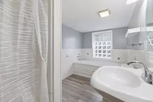 142 Washington St, Fountain City, WI 54629 - Photo 12