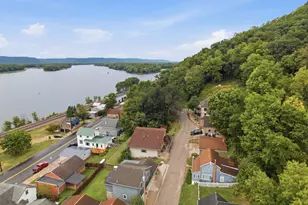 142 Washington St, Fountain City, WI 54629 - Photo 22
