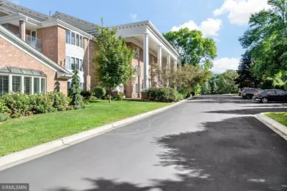 1585 Dodd Road #302, Mendota Heights, MN 55118 - Photo 2