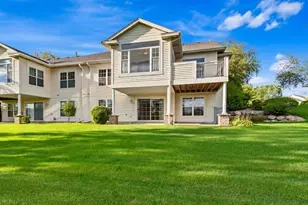 583 Holly Ln N, Oakdale, MN 55128 - Photo 2