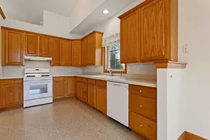 583 Holly Ln N, Oakdale, MN 55128 - Photo 12