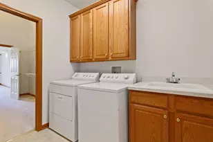 583 Holly Ln N, Oakdale, MN 55128 - Photo 40