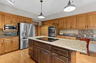 17707 Kingsbury Cir, Lakeville, MN 55044 - Photo 6