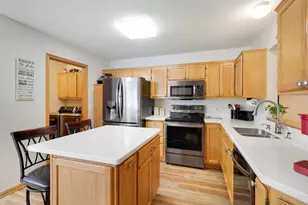 8953 Thomas Ln, Woodbury, MN 55125 - Photo 10