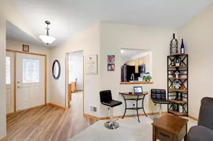 8953 Thomas Ln, Woodbury, MN 55125 - Photo 4