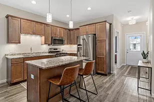 4151 Blakewood Dr, Shakopee, MN 55379 - Photo 2
