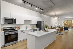 212 N 1st St, Minneapolis, MN 55401 - Photo 10