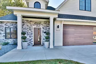 1022 Gardner St E, Wayzata, MN 55391 - Photo 6