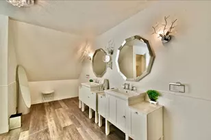 1022 Gardner St E, Wayzata, MN 55391 - Photo 8