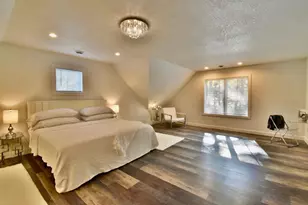1022 Gardner St E, Wayzata, MN 55391 - Photo 10