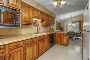 3901 Gershwin Ave N, Oakdale, MN 55128 - Photo 4