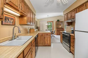 3901 Gershwin Ave N, Oakdale, MN 55128 - Photo 2