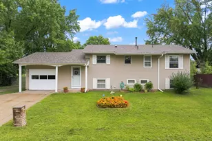 829 Oriole Dr, Apple Valley, MN 55124 - Photo 1