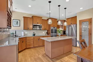 15211 Plumstone Dr, Eden Prairie, MN 55347 - Photo 4