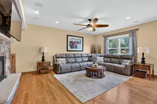 15211 Plumstone Dr, Eden Prairie, MN 55347 - Photo 16