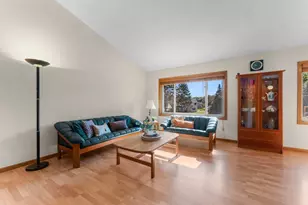 1013 Rushmore Dr, Burnsville, MN 55306 - Photo 2