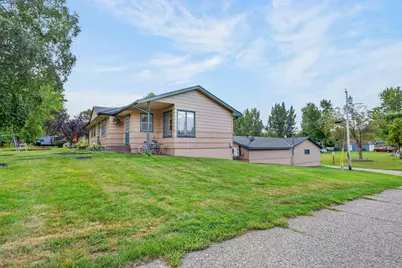 408 Mitchell Street, Coleraine, MN 55722 - Photo 6