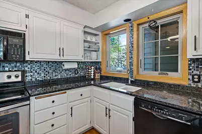 630 Sullivan Lane NE, Columbia Heights, MN 55421 - Photo 10