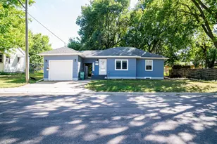 124 E Emory St, Tracy, MN 56175 - Photo 1