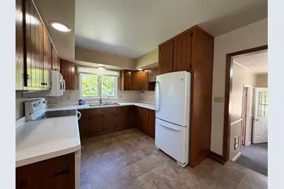 501 Center Street E, Roseau, MN 56751 - Photo 2