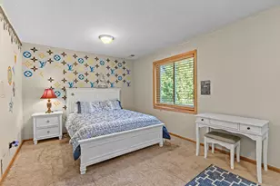 17161 S Shore Ln, Eden Prairie, MN 55346 - Photo 18