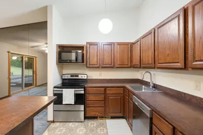 13430 Pepperwood Circle, Minnetonka, MN 55305 - Photo 10